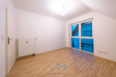 OG Schlafzimmer 1.2 - Neu renoviert & sofort bezugsfrei in Gumbsheim: 132 qm + 54 qm Einliegerwohnung mit Mieteinnahme!