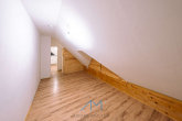 DG Studio 1.2 - Neu renoviert & sofort bezugsfrei in Gumbsheim: 132 qm + 54 qm Einliegerwohnung mit Mieteinnahme!