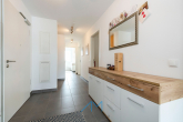 Flur1.2 - Seeblick inklusive! Moderne Design-Wohnung in Ludwigshafen mit Top-Ausstattung und Balkon.