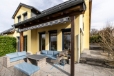 Außen-Hinten-Terrasse1.2 - Ihr Traumhaus mit Weitblick – Eleganz, Komfort & pure Lebensqualität in malerischer Lage!