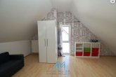 Studio-Schalfen-Front - Traumhaftes Familienparadies! Doppelhaushälfte mit Garten und perfekter Aufteilung.