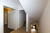 Flur-Treppenhaus - Familienfreundliches Reihenmittelhaus in Heidelberg-Wieblingen mit Garten & Balkon, nahe Neckarauen.