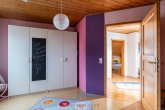 OG-Kind1.3 - Traum-Einfamilienhaus in Haßloch, Parkähnlicher Garten 674 qm, neuer LWW-Wärmepumpe & Photovoltaik.