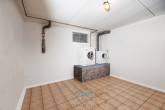 Keller Waschraum - Traum-Einfamilienhaus in Haßloch, Parkähnlicher Garten 674 qm, neuer LWW-Wärmepumpe & Photovoltaik.