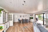 Wohnzimmer5 - Erleben Sie Ihr Traumhaus mit Einliegerwohnung in malerischer Umgebung.