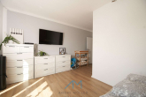 Schlafzimmer2-EG - Erleben Sie Ihr Traumhaus mit Einliegerwohnung in malerischer Umgebung.