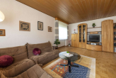 EG Wohnzimmer 1.3 - Wörrstadt: Vielseitiges Einfamilienhaus mit Mehrgenerationen-Option & Schwimmbad-Potenzial