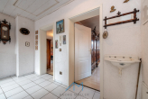 DG Flur1.1 - Architektenvilla in Grolsheim mit außergewöhnlicher Raumhöhe und Eleganz. Einliegerwohnung möglich.