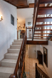 UG Treppe - Architektenvilla in Grolsheim mit außergewöhnlicher Raumhöhe und Eleganz. Einliegerwohnung möglich.