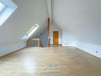 Wohnzimmer2 OG - Wandmodernisiert – sofort einziehen! Großzügige Maisonettewohnung in Zornheim.