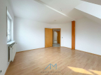 Schlafzimmer2 - Wandmodernisiert – sofort einziehen! Großzügige Maisonettewohnung in Zornheim.