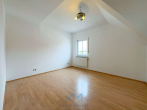 Arbeitszimmer - Wandmodernisiert – sofort einziehen! Großzügige Maisonettewohnung in Zornheim.