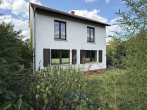 Haus-Front1.2 - Seltenes Angebot in Mainz-Hartenberg: Einfamilienhaus mit Ausbaupotenzial und 603 qm Grundstück