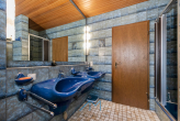 EG Badezimmer1.3 - Saulheim: Stilvoller Bungalow mit 926 qm Grundstück, Gartenparadies, Feldrand !
