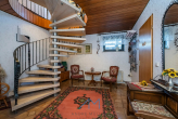 Keller Flur - Saulheim: Stilvoller Bungalow mit 926 qm Grundstück, Gartenparadies, Feldrand !