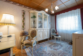 EG Büro1.1 - Saulheim: Stilvoller Bungalow mit 926 qm Grundstück, Gartenparadies, Feldrand !