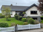 Front - Einfamilienhaus. Traumhaftes Wohnen in ruhiger und zentraler Lage.