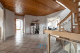 Diele - Traumhaftes Einfamilienhaus mit Einliegerwohnung, Feldrandlage und Doppelgarage mit Grube
