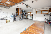 Doppelgarage-EG-Grube - Traumhaftes Einfamilienhaus mit Einliegerwohnung, Feldrandlage und Doppelgarage mit Grube