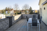 DG-Terrasse1.2 - Ihr Zuhause wartet in Gau-Odernheim: Einfamilienhaus mit großer Terrasse & geräumiger Garage!